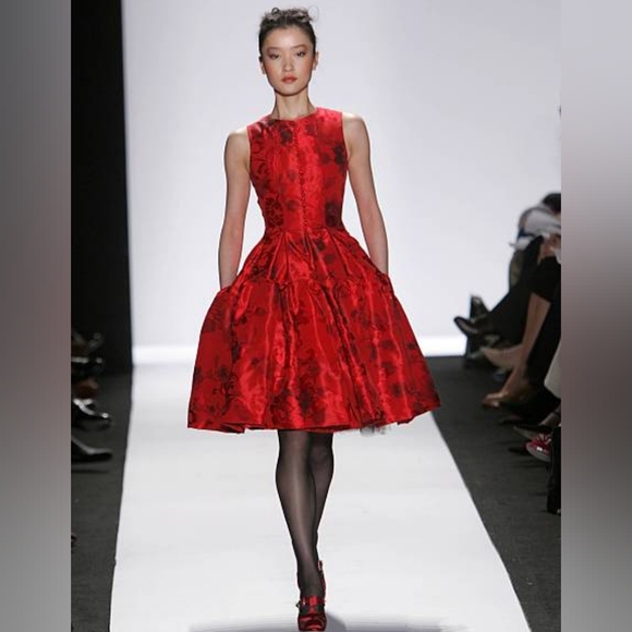 $7000 OSCAR DE LA RENTA ICONIC LOVE RED FLORAL PLEADED RUNWAY DRESS US 10 L